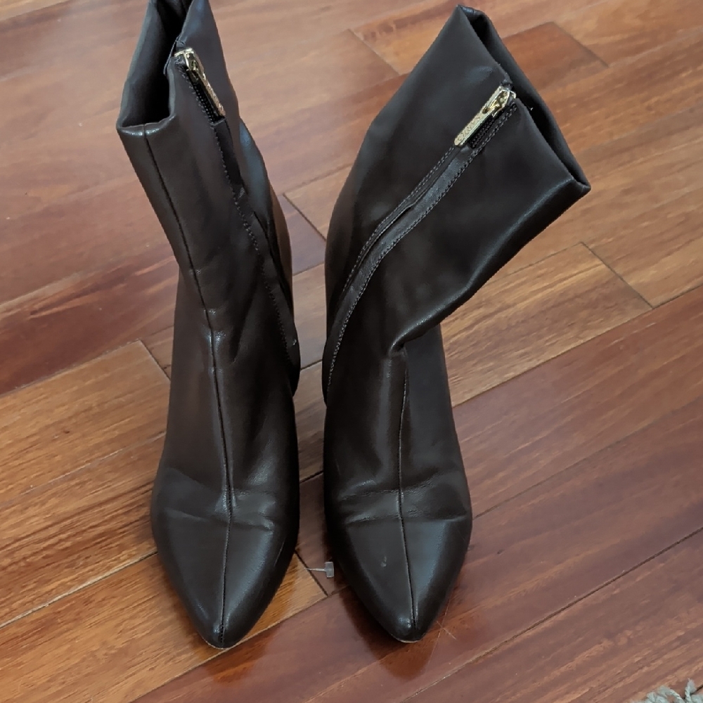 Franco Sarto Black Pointed-Toe Mid-Calf Zip Heeled Boots